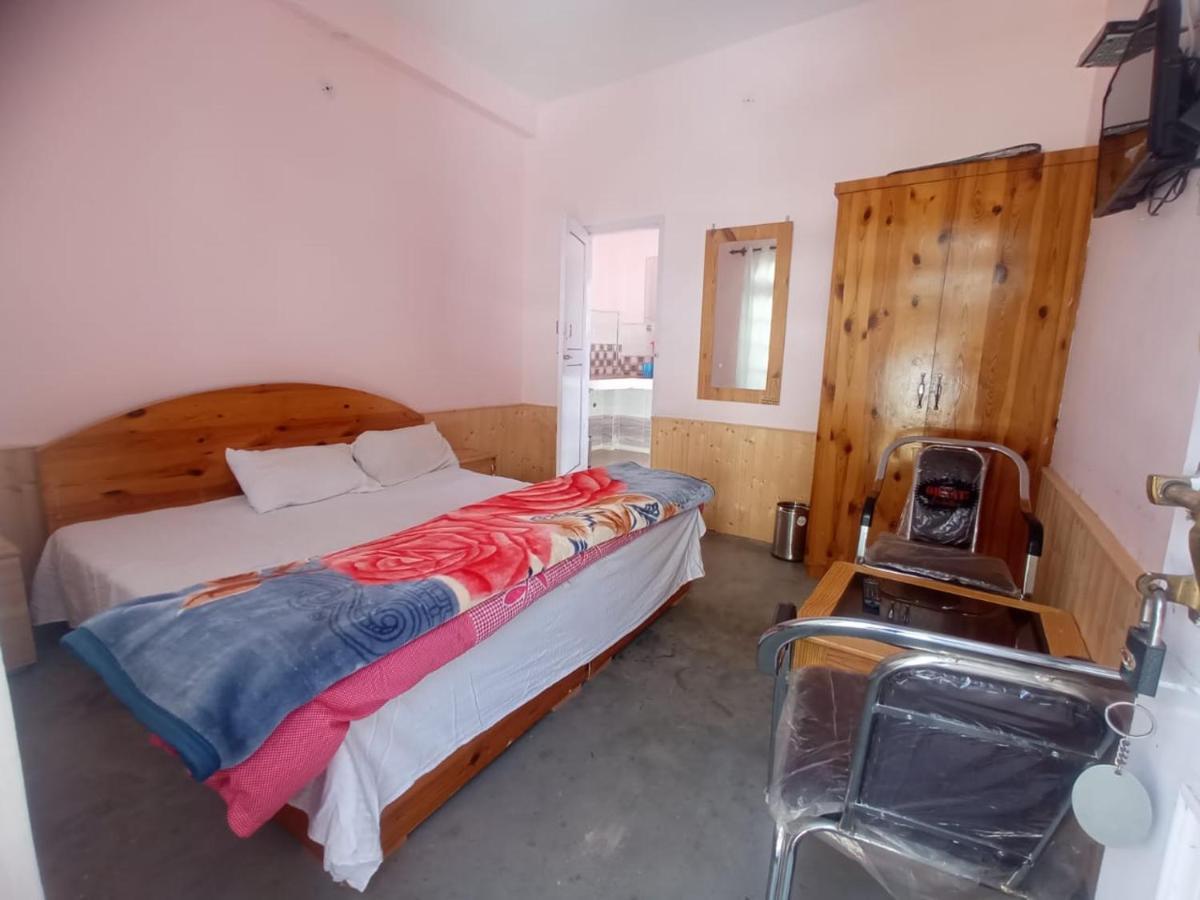 Snow Oak Guest House Kasol Kültér fotó